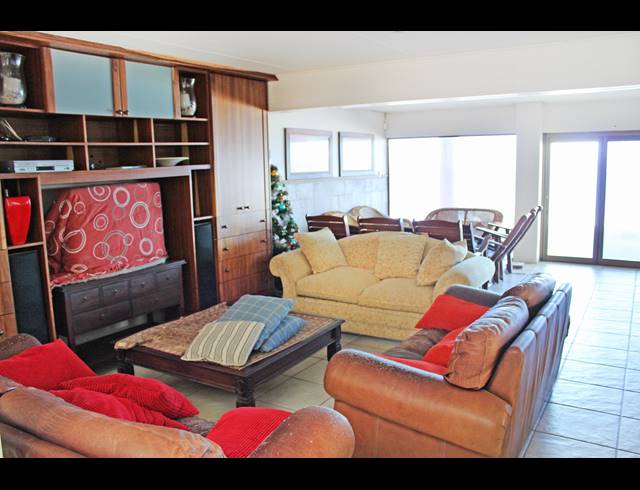 8 BEDROOM HOUSE FOR SALE IN DANA BAY